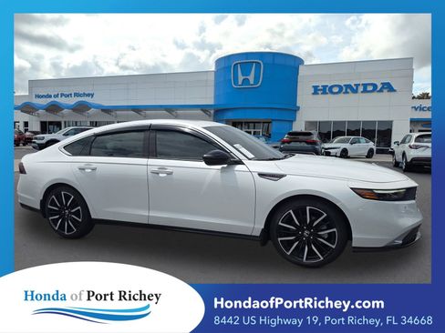 Certified 2023 Honda Accord Touring image 1