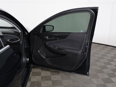 Used 2020 Chevrolet Malibu LS image 15