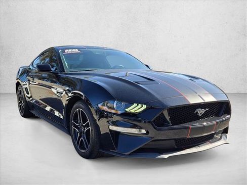 Used 2021 Ford Mustang GT image 3