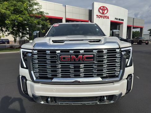 Used 2024 GMC Sierra 3500 Denali w/ Denali Reserve Package AWD/4WD image 6