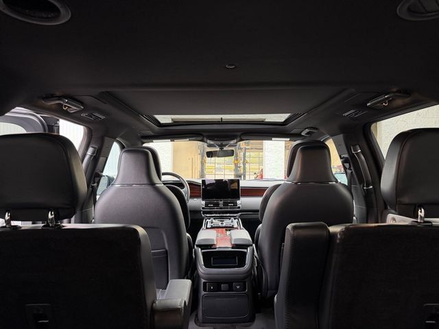 Used 2024 Lincoln Navigator L Reserve AWD/4WD image 20