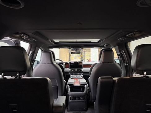 Used 2024 Lincoln Navigator L Reserve AWD/4WD image 20