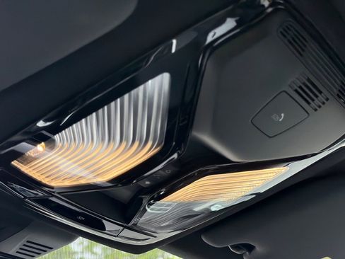 Used 2026 BMW 330i Sedan w/ M Sport Package image 22