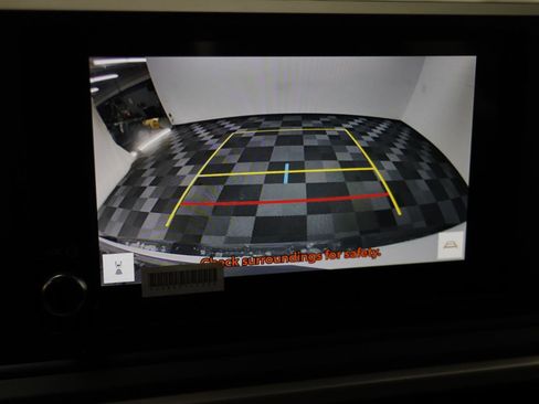 Used 2025 Toyota Tacoma SR image 11