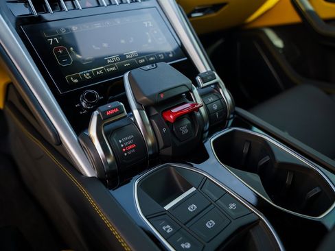 Used 2024 Lamborghini Urus S image 15