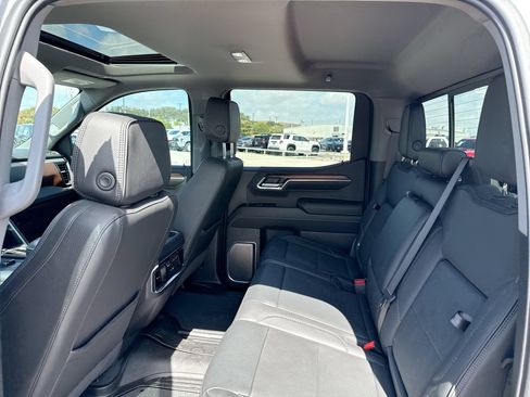 Used 2024 GMC Sierra 1500 Denali w/ Technology Package AWD/4WD image 24