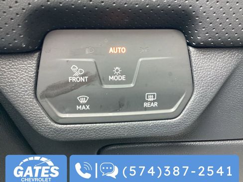 Used 2024 Volkswagen Atlas SE image 26