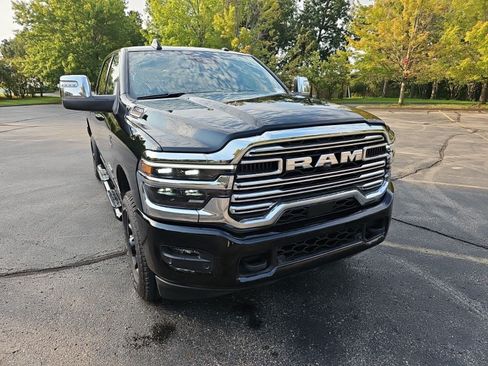 Used 2025 RAM 2500 Laramie AWD/4WD image 8