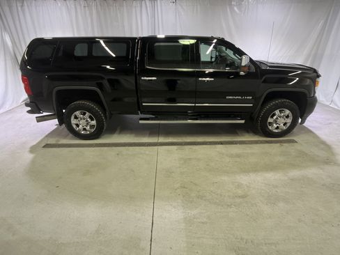 Used 2016 GMC Sierra 3500 Denali w/ Duramax Plus Package AWD/4WD image 12