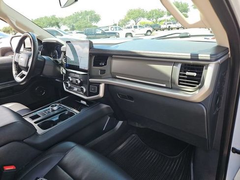 Used 2023 Ford Expedition XLT RWD image 25
