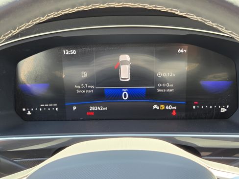 Used 2023 Volkswagen Tiguan SE image 19