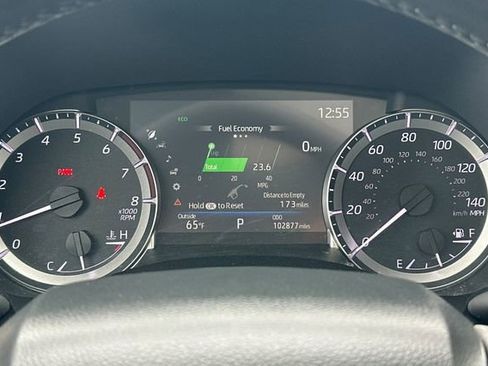 Used 2023 Toyota Highlander XLE AWD/4WD image 28