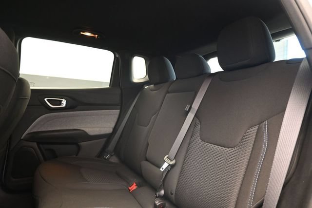 Used 2025 Jeep Compass Sport w/ Mopar Graphics Package AWD/4WD image 13