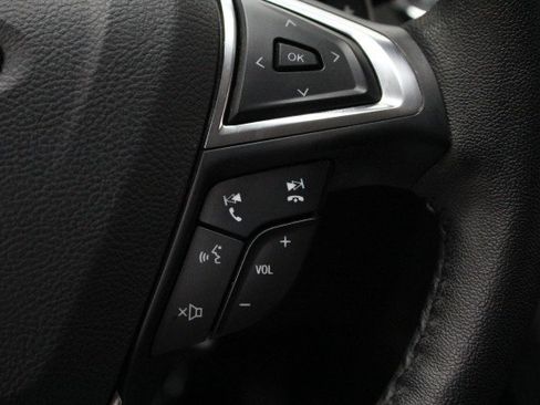 Used 2020 Ford Fusion Titanium image 12