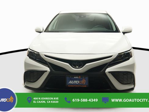 Used 2024 Toyota Camry SE w/ Blackout Package (TMS) FWD image 4