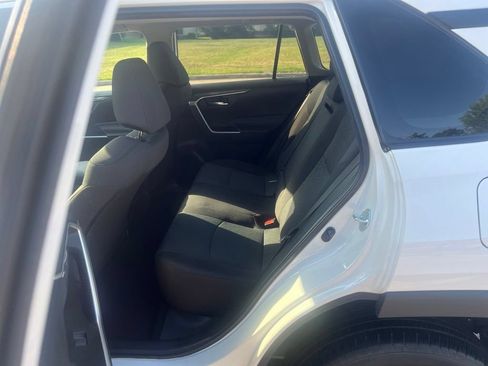 Used 2023 Toyota RAV4 XLE AWD/4WD image 6