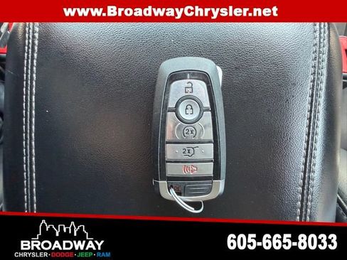 Used 2022 Ford Explorer XLT w/ Equipment Group 202A AWD/4WD image 24