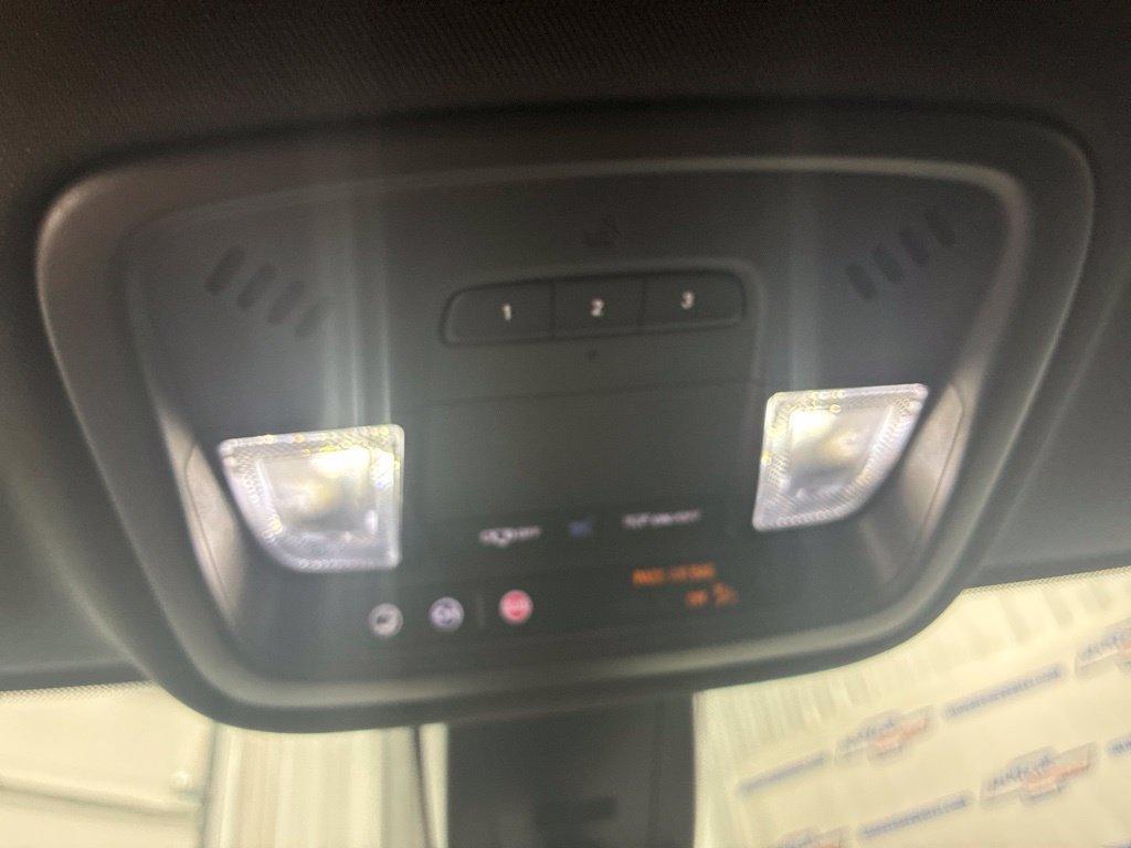 Used 2023 Chevrolet Traverse LT AWD/4WD image 28