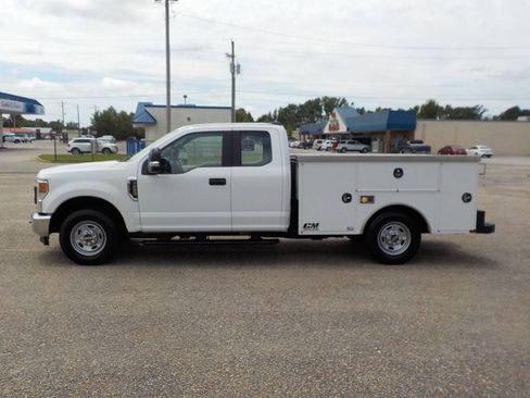 Used 2022 Ford F250 XL w/ Power Equipment Group RWD image 2