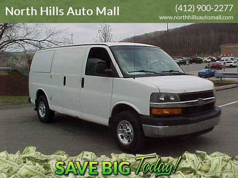 Used 2013 Chevrolet Express 3500 w/ Express Access Plus Package RWD image 2