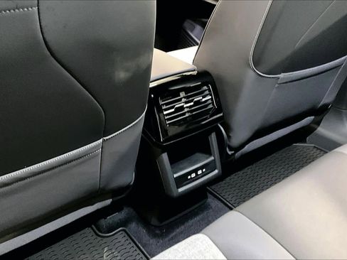 New 2026 Volkswagen ID.4 Pro image 16