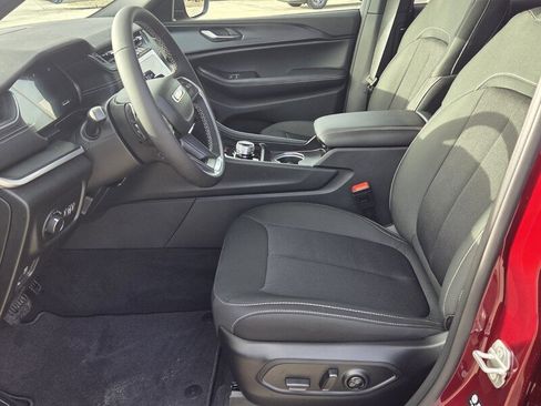 New 2026 Jeep Grand Cherokee L Laredo image 9