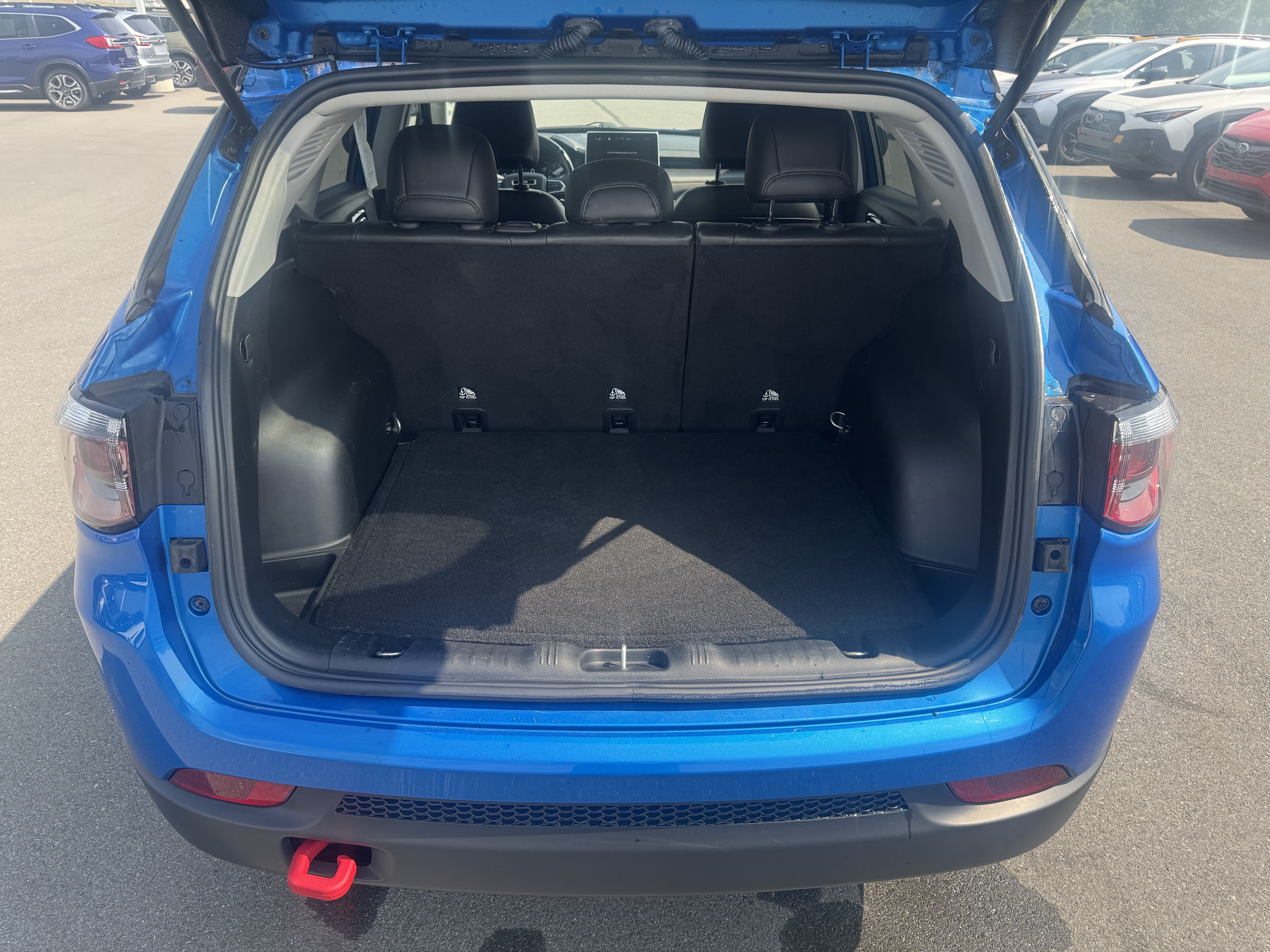 Used 2022 Jeep Compass Trailhawk w/ Trailhawk Convenience Group AWD/4WD image 5