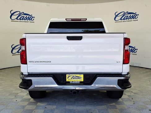 Used 2022 Chevrolet Silverado 1500 LT AWD/4WD image 4