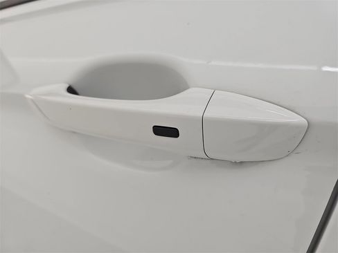 Used 2022 Volkswagen Tiguan SE R-Line image 47