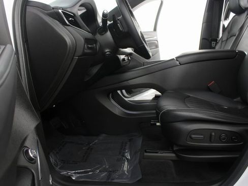 Used 2022 Buick Enclave Avenir w/ Avenir Technology Package image 20