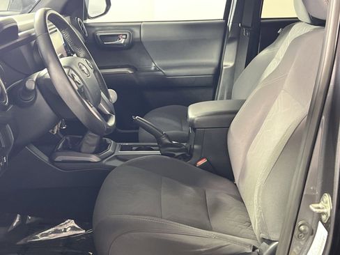 Used 2019 Toyota Tacoma TRD Off-Road image 13