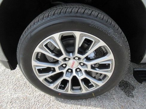 New 2026 GMC Yukon Denali w/ Denali Reserve Package RWD image 12
