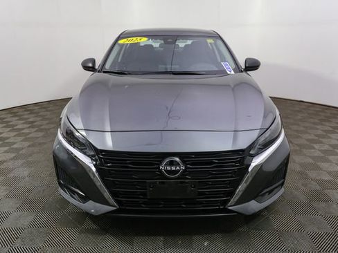 Used 2025 Nissan Altima 2.5 SV image 4