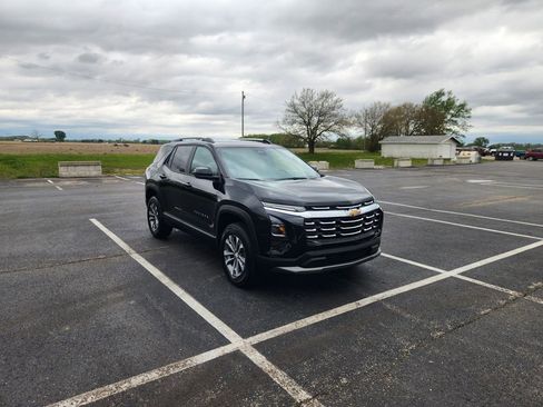 New 2026 Chevrolet Equinox LT w/ Convenience Package II FWD image 3