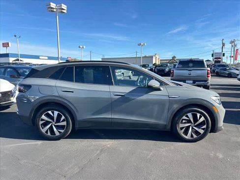 Used 2024 Volkswagen ID.4 Pro image 2