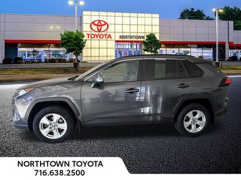 Used 2019 Toyota RAV4 XLE w/ Convenience Package AWD/4WD image 2