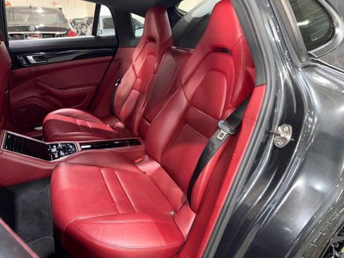 Used 2017 Porsche Panamera image 14