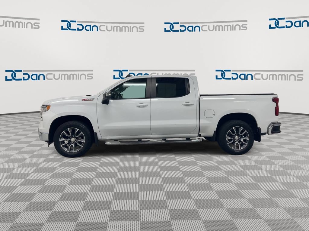Used 2022 Chevrolet Silverado 1500 LT AWD/4WD image 5