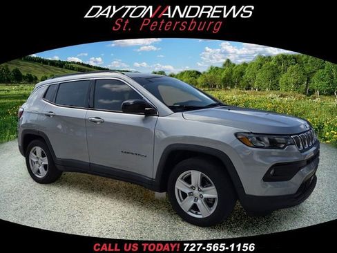 Used 2022 Jeep Compass Latitude FWD image 1