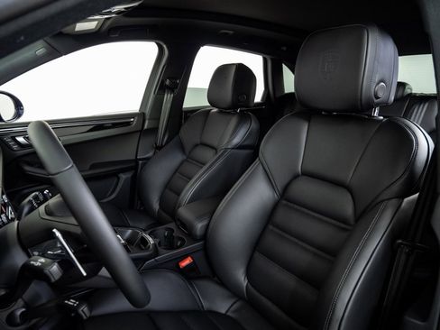 New 2026 Porsche Macan image 5