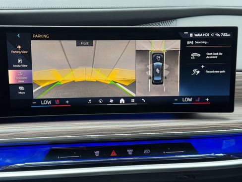 Used 2023 BMW i7 xDrive60 w/ Executive Package 2 AWD/4WD image 30