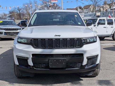 Used 2023 Jeep Grand Cherokee L Limited w/ Black Appearance Package image 3