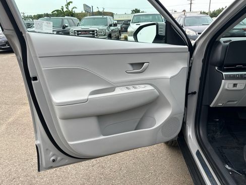 Used 2025 Hyundai Kona SEL AWD/4WD image 14