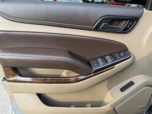 Used 2019 Chevrolet Tahoe LT w/ LT Signature Package image 15