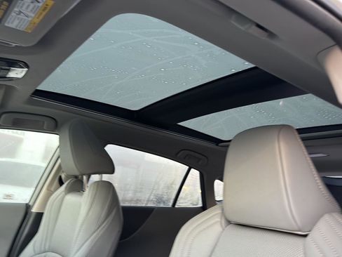 Used 2021 Toyota Venza Limited image 27