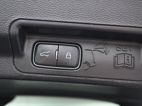 Used 2020 Ford Explorer XLT w/ Equipment Group 202A image 32