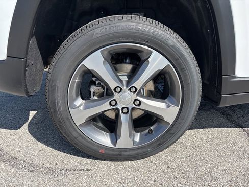 New 2026 Jeep Grand Cherokee Limited AWD/4WD image 12