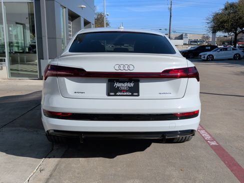 Used 2023 Audi e-tron Prestige w/ Prestige Package image 9