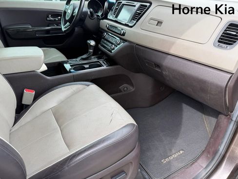 Used 2018 Kia Sedona SX Limited w/ SX Limited Prestige Package FWD image 11
