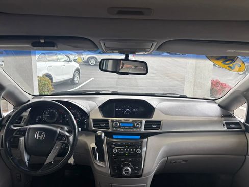 Used 2011 Honda Odyssey Touring Elite image 9
